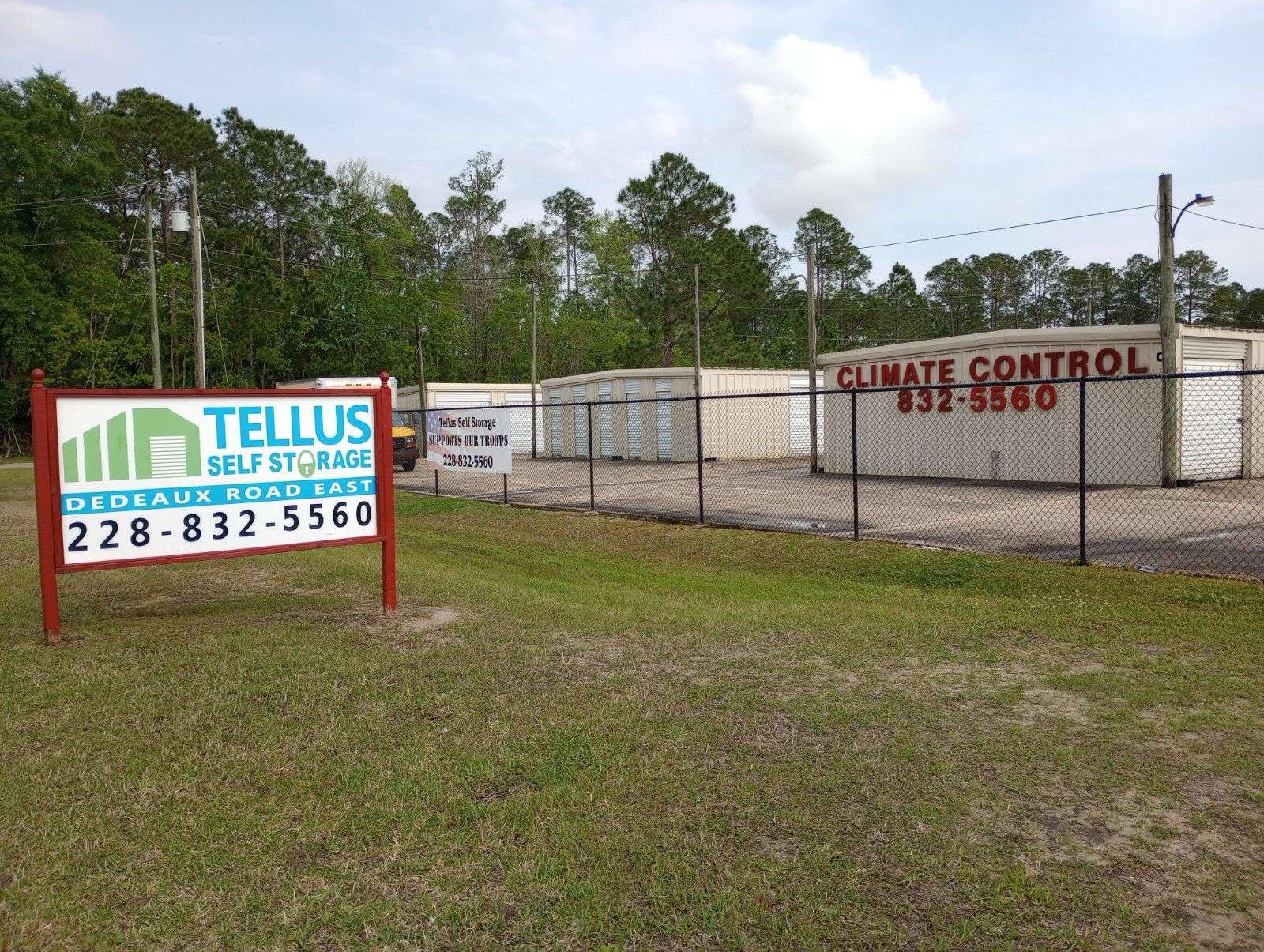 Tellus Self Storage - Dedeaux East