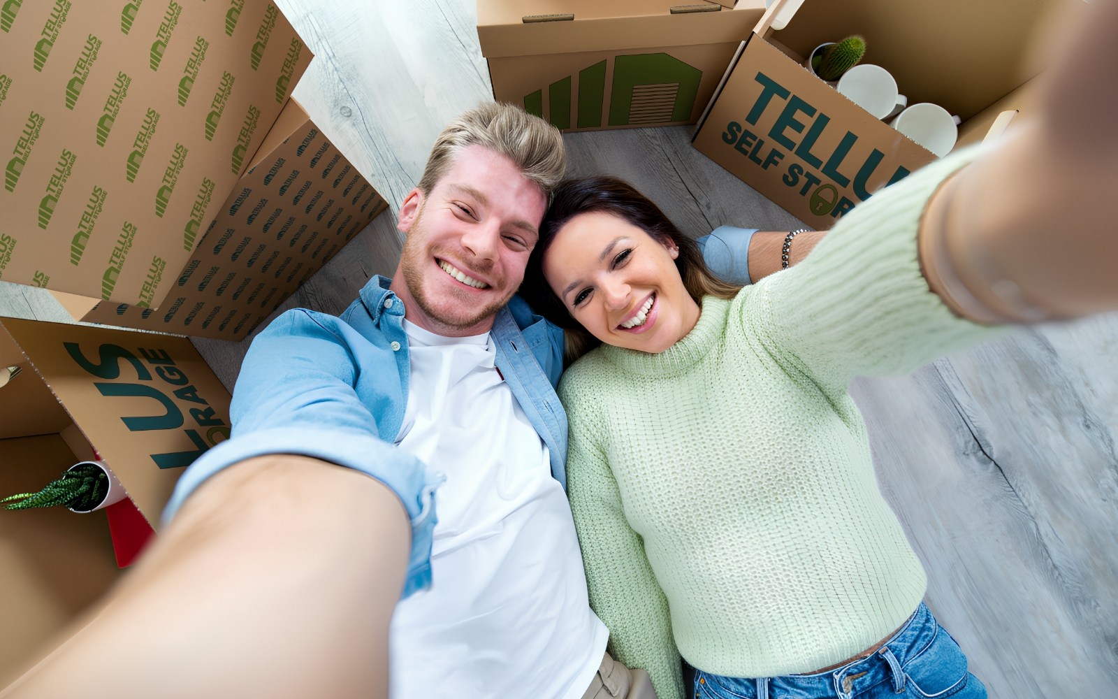 Happy Tellus Storage Couple